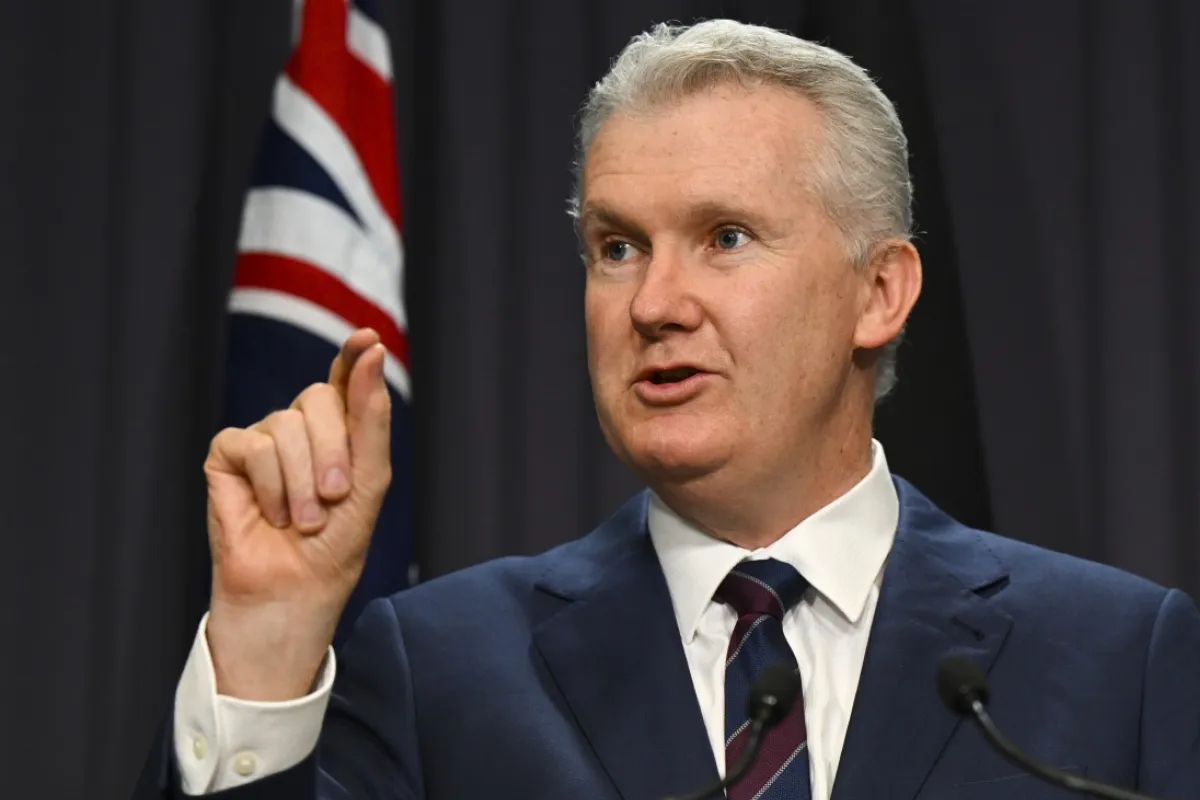 ஈரானியர்களுக்கு விசா வழங்குவதை நிறுத்திய முக்கிய நாடு! | Australia Suspend Tourist Visas For Iranians