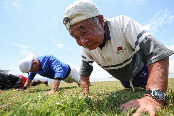 ஜப்பானியர்களின் நீண்ட ஆயுளுக்கான சீக்ரெட் என்ன தெரியுமா? ஆச்சரியப்படும் விடயம் | Japan People 100 Years Living Secret
