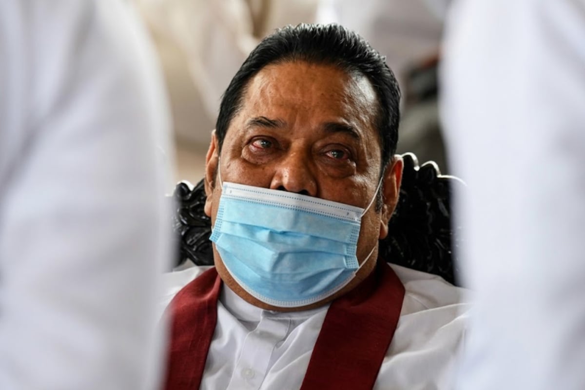 மயக்கமடைந்த நிலையில் உதவியாளர்களால் மீட்கப்பட்ட மகிந்தவின் தற்போதைய நிலை | Mahinda Transferred To Normal Ward மயக்கமடைந்த நிலையில் உதவியாளர்களால் மீட்கப்பட்ட மகிந்தவின் தற்போதைய நிலை | Mahinda Transferred To Normal Ward