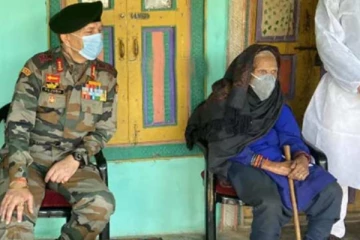 கொரோனா தடுப்பூசிப் போட்டுக் கொண்ட 120 வயது மூதாட்டி! குவியும் பாராட்டு