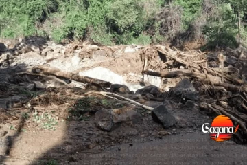 වැලිමඩ රේන්දපොළේ දැඩි නායයෑමකින් 5ක් අතුරුදන්