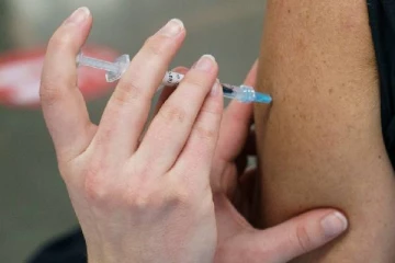 தடுப்பூசியால் பாதிக்கப்பட்டவர்களுக்கு பெருந்தொகை இழப்பீடு வழங்கிய கனடா