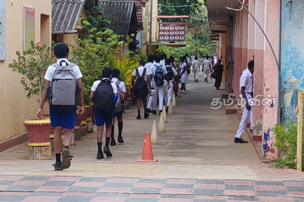 வவுனியாவில் தோல்வியடைந்த கடையடைப்பு : பெரும்பாலான வர்த்தக நிலையங்கள் திறப்பு | North East Harththal Vavuniya Current Situation