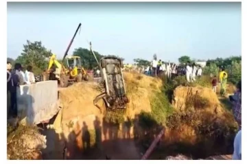 கோவிலுக்கு சென்று திரும்பிய போது விபத்து - ஒரே குடும்பத்தைச் சேர்ந்த 6 பேர் உயிரிழப்பு