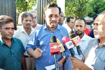 கோட்டாபய அரசாங்கமும் வேண்டாம், ரணிலின் நிர்வாகமும் வேண்டாம்: வீதியில் இறங்கிய ஜே.வி.பி (Photo)