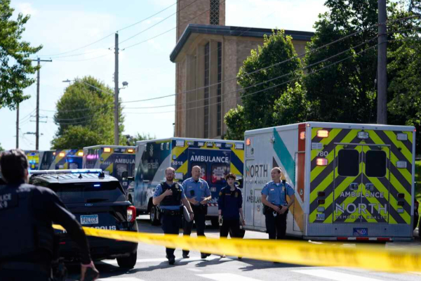 அமெரிக்காவை உலுக்கிய துப்பாக்கி சூட்டு சம்பவம் | Minnesota School Shooting Leaves 2 Dead