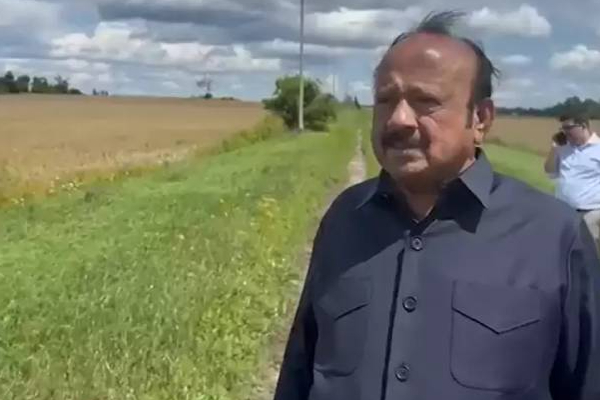 கனடாவிற்கு விஜயம் செய்துள்ள தமிழக அமைச்சர்! | Tn Minister Mrk Panneerselvam Visit Canada Ottawa