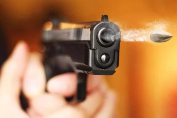 தம்பதியினர் மீது துப்பாக்கிச்சூடு; கணவன் பலி... மனைவி வைத்தியசாலையில்