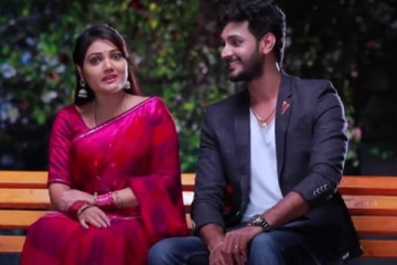 மீண்டும் ரோஜா சீரியலில் நடிக்க வந்த பிரபல நடிகை- அவரே வெளியிட்ட புகைப்படம், ரசிகர்கள் குஷி