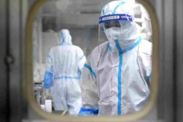 சீனாவில் கொரோனாவால் பாதிக்கப்பட்ட நான்கு வயது சிறுவனின் நிலை! வைரலாகும் புகைப்படம்