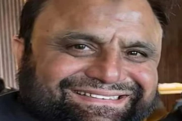 பாகிஸ்தான் உளவு ஏஜன்சியைச் சேர்ந்தவர் மீது தீவைத்துவிட்டு தப்பிச் சென்ற நபர்