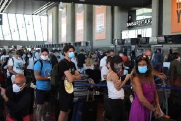 வெளிநாட்டில் கொரோனா தடுப்பூசி போட்டவர்களுக்கு பிரித்தானியாவில் புதிய விதி அறிமுகம்! அரசு முக்கிய அறிவிப்பு