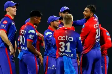 வீரர்களுக்கு பரவும் கொரோனா - ஐபிஎல் தொடர் பாதியிலேயே நிறுத்தமா?