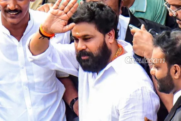 நடிகை கடத்தல் வழக்கு.. திலீப் விடுதலையான நிலையில் 6 பேருக்கு தண்டனை அறிவிப்பு | Actress Assault Case 6 Convicts Get 20 Years Jail நடிகை கடத்தல் வழக்கு.. திலீப் விடுதலையான நிலையில் 6 பேருக்கு தண்டனை அறிவிப்பு | Actress Assault Case 6 Convicts Get 20 Years Jail