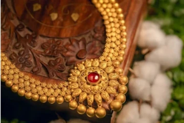 வார முதல் நாளே அதிரடியாக குறைந்த தங்கம் விலை - எவ்வளவு தெரியுமா?