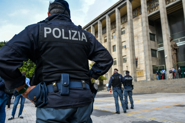 இத்தாலியில் பல யுவதிகளுக்கு ஆபத்தாக மாறிய இலங்கையர் | Sri Lankan Accused In Italy