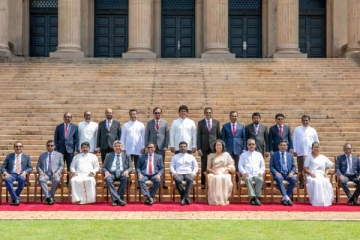 அமைச்சரவையில் மாற்றம் செய்வது குறித்து அரசாங்கம் கவனம்