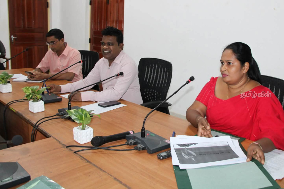 வவுனியாவில் அதிகரிக்கும் வெப்ப அலை: பொதுமக்களுக்கு எச்சரிக்கை - மாவட்டச் செயலாளரின் அறிவுறுத்தல் | Weather Alert In Sri Lanka வவுனியாவில் அதிகரிக்கும் வெப்ப அலை: பொதுமக்களுக்கு எச்சரிக்கை - மாவட்டச் செயலாளரின் அறிவுறுத்தல் | Weather Alert In Sri Lanka