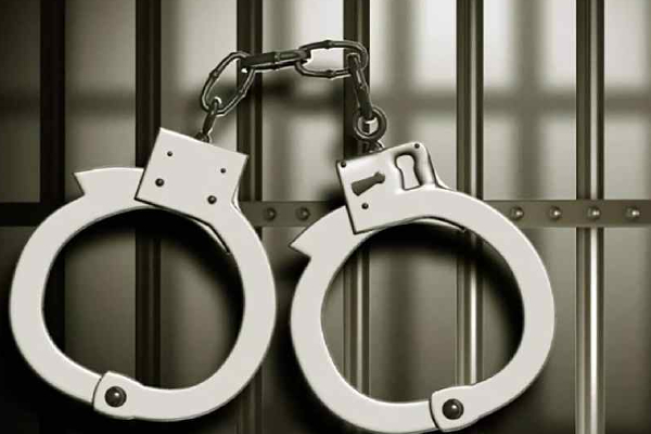 ஐஸ் உடன் சிக்கிய பொலிஸ் கான்ஸ்டபிள் | Police Constable Caught With Ice Drug