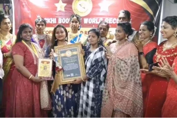 5 நிமிடத்தில் 21 திருநங்கைகளுக்கு ஒப்பனை செய்து உலக சாதனை