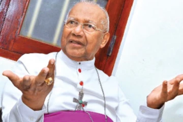 හිටපු අගරදගුරු ඔස්වල්ඩ් ගෝමිස් හිමිපාණන් ස්වර්ගස්ථ වෙයි.