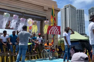 கொழும்பு ஆர்ப்பாட்டக்களத்தில் வெசாக் நிகழ்வு