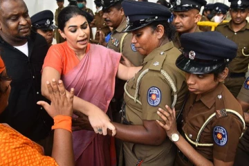 கறுப்புப் பட்டி போராட்டத்தில் ஹிருணிகா பிரேமசந்திர!