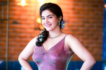 உருவ கேலி பண்றாங்க.. வேதனையா இருக்கு: நடிகை ஹனி ரோஸ்