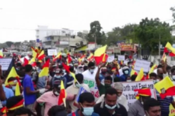 மக்கள் வெள்ளத்தில் திழைக்கும் பேரணி! உணர்ச்சிப் பெருக்குடன் தாயக உறவுகள் பேராதரவு