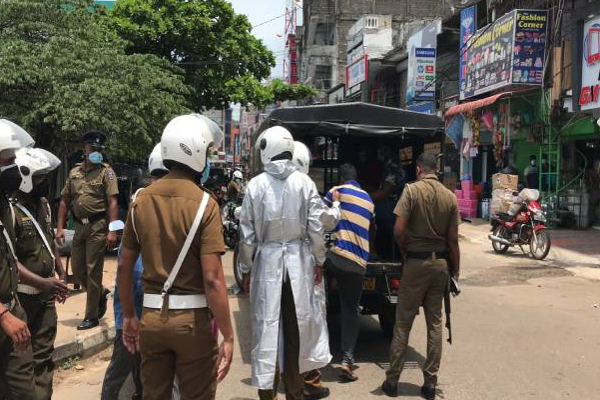 இலங்கையில் பல இலட்சக்கணக்கான காலணிகள் திருட்டு! சிக்கிய திருடன் | Millions Of Shoes Stolen In Sri Lanka