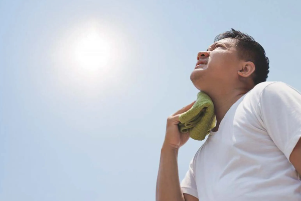 சுட்டெரிக்கும் சூரியன் ; மக்களுக்கு எச்சரிக்கை! | The Burning Sun Warning People Heat Wave