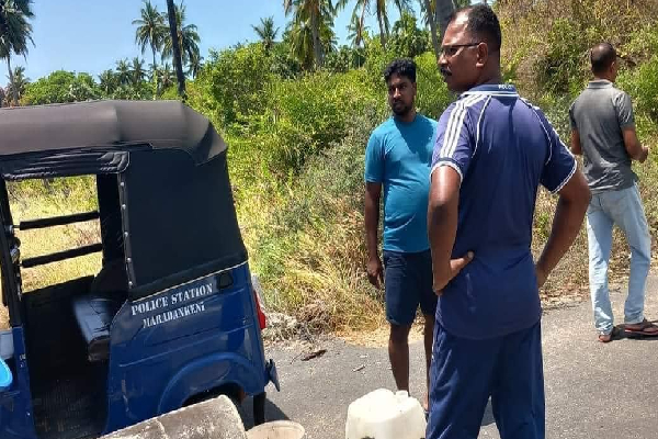 தமிழர் பகுதியில் சிங்கப் பெண்ணாக மாறிய பெண் கிராமசேவையாளர்! கதிகலங்கும் சட்டவிரோத கும்பல் | A Female Grama Niladhari Rampaging Illegal Gang