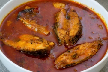 பார்த்தாலே சாப்பிட தூண்டும் இலங்கையின் சூடான மீன் கறி: செய்வது எப்படி?