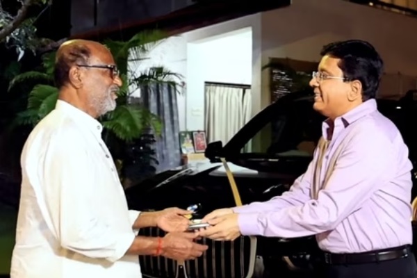 இந்த படத்தை பார்த்ததற்கே ஒரு சொகுசு கார் கொடுக்கணும்.. கலாய்த்த அரசியல்வாதி | Karti Chidambaram Tweet About Jailer Movie