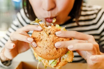 மென்று சாப்பிடாவிட்டால் இவ்வளவு பிரச்சினையா? திடுக்கிடும் சில உண்மைகள்