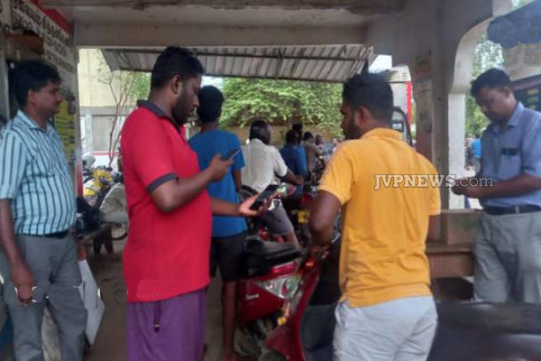 யாழ்.சித்தங்கேணியில் QR குறியீட்டு முறையில் எரிபொருள் விநியோகம்! | Fuel Delivery By Qr Code In Sithankerny Jaffna
