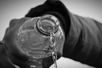 ஆசிட் குடிக்க வைத்த கணவன், மாமியார் ; இளம்பெண்ணை கொடூரமாக கொன்ற குடும்பம்