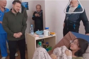 நீங்கள் ஒரு டிக்டாக் பிரபலம்:செலன்ஸ்கியை பாராட்டிய மாணவி