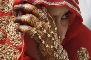 போதையில் மணமகளை நடனமாட வற்புறுத்திய மணமகன் - பின்பு அரங்கேறிய பரபரப்பு சம்பவம்!