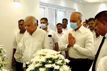 முன்னாள் பொலிஸ்மா அதிபரின் பூதவுடலுக்கு ரணில் உள்ளிட்ட பிரமுகர்கள் நேரில் அஞ்சலி