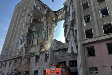 மரியபோல் செஞ்சிலுவை சங்க கட்டிடம் மீது தாக்குதல் நடத்திய ரஷ்யா!