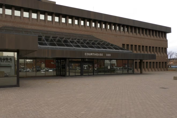 கனடாவில் சகோதரனை கொலை செய்ய முயற்சித்ததாக 12 வயது சிறுவன் மீது குற்றச்சாட்டு | 12 Year Old Boy Charged Attempted Murder கனடாவில் சகோதரனை கொலை செய்ய முயற்சித்ததாக 12 வயது சிறுவன் மீது குற்றச்சாட்டு | 12 Year Old Boy Charged Attempted Murder