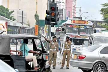 கொழும்பு நகர மண்டப பகுதியில் நிறுத்தப்பட்ட வாகனங்கள் - சாரதிகள் அதிருப்தி