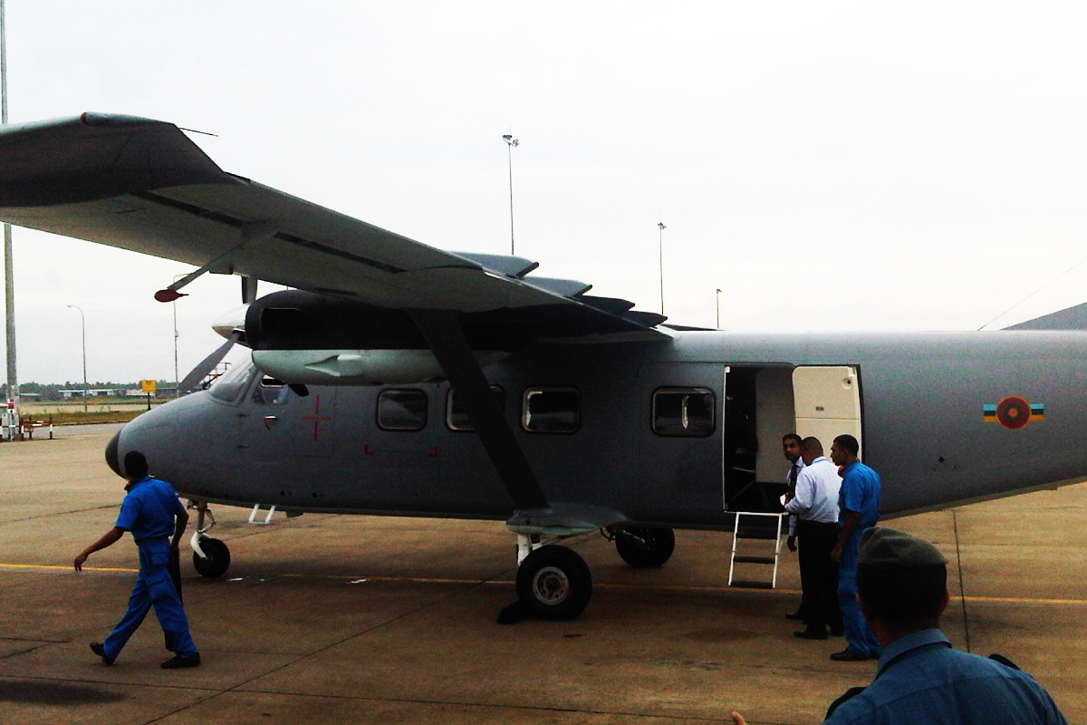 நூலிலையில் தப்பிய இலங்கை விமானப்படடை விமானம்! | Y 12 Aircraft Made An Emergency Landing நூலிலையில் தப்பிய இலங்கை விமானப்படடை விமானம்! | Y 12 Aircraft Made An Emergency Landing