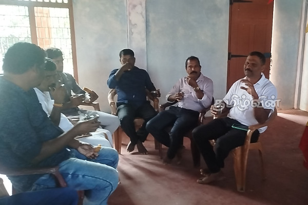 ஜனநாயக போராளிகள் கட்சியின் முக்கியஸ்தர்களுக்கிடையில் விசேட கலந்துரையாடல்.! | Special Meeting Of Democratic Party Leaders ஜனநாயக போராளிகள் கட்சியின் முக்கியஸ்தர்களுக்கிடையில் விசேட கலந்துரையாடல்.! | Special Meeting Of Democratic Party Leaders