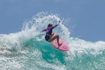 කැබලාන මුහුදේ ’’සර්ෆින්’’ සාජ්ජේ. (PHOTOS)