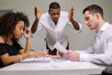 ඔබත් ඔබේ ජීවිතේ ඇසුරු කරද්දි මේ දෙවර්ගය ඇසුරු කරන්න එපා. ඔබ දැනගත යුතුම දේ මෙන්න.