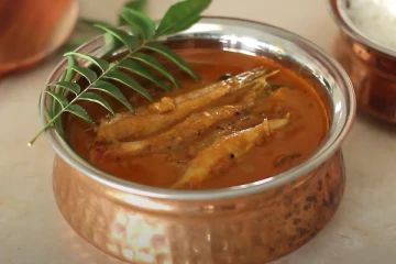 கமகம கிராமத்து ஸ்டைலில் நெத்திலி மீன் குழம்பு