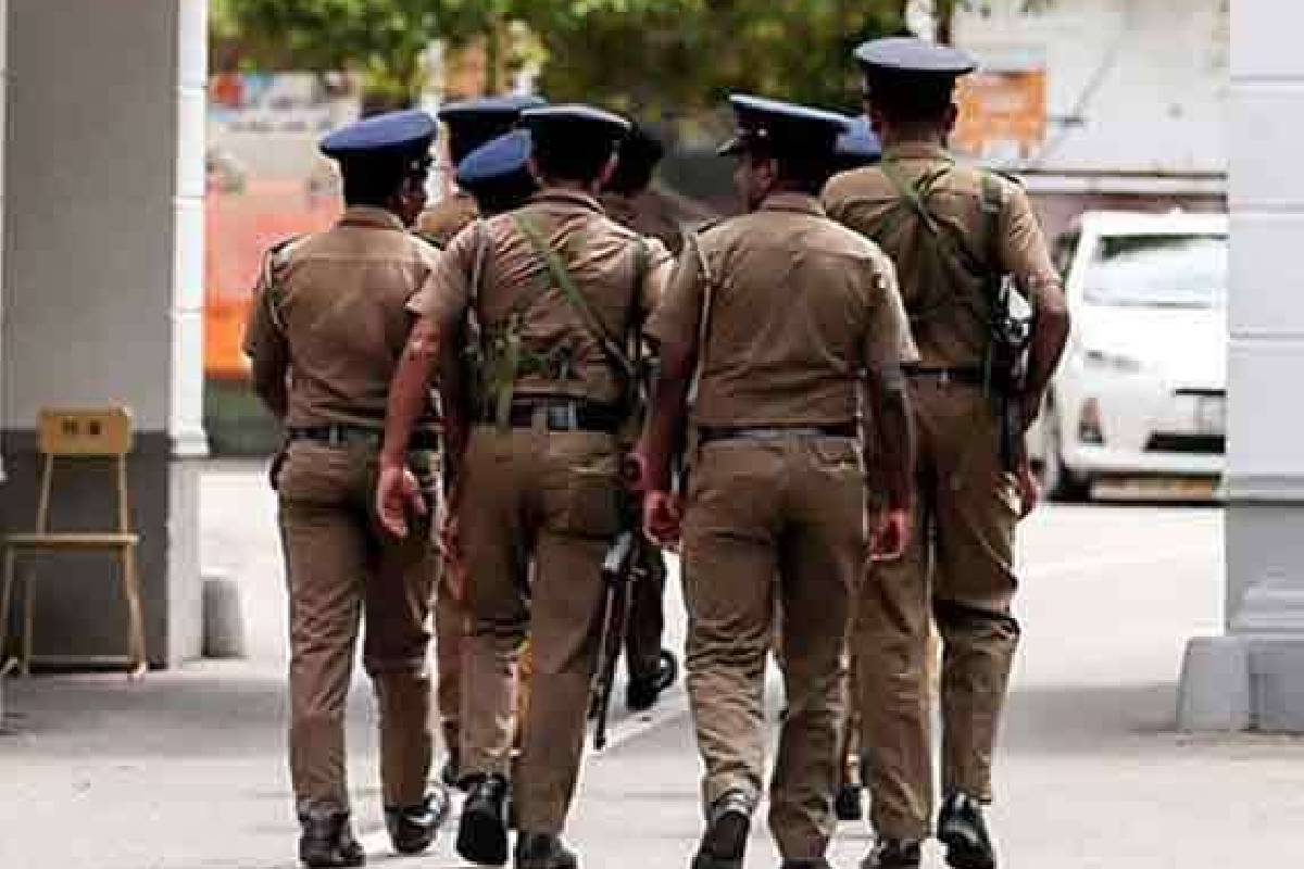 பயணிகளை இடைநடுவில் இறக்கிவிட்ட தனியார் பேருந்து மீது அதிரடி நடவடிக்கை! | Action Private Bus Dropped Passengers Midway