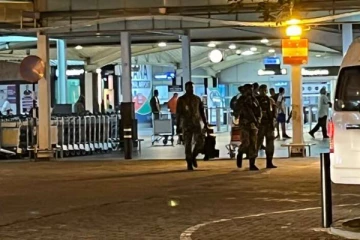 சிறிலங்கா அதிபரின் கோரிக்கை மாலைதீவில் இழுத்தடிப்பு!! (படங்கள்)